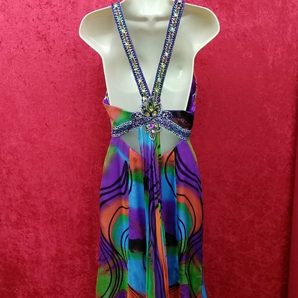 Dresses - Picture 5 of 7